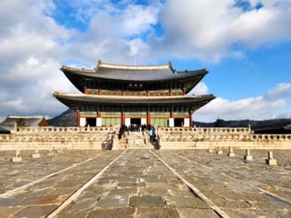 Jump into the Highlights Tour of Seoul on foot